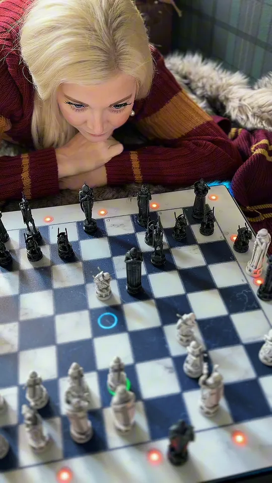 The Magical Blonde playing on the GoChess Wizard Alive board